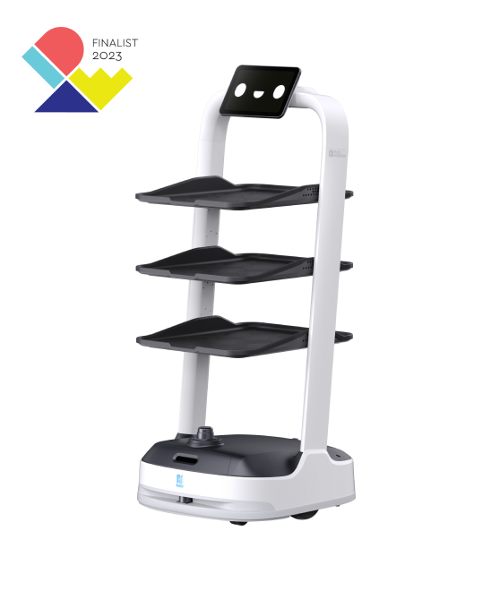 Bild des PuduBot 2 Serviceroboters von Pudu Robotics, Finalist beim Good Design Award 2023, mit einem schlanken weißen und schwarzen Design, ausgestattet mit mehreren schwarzen Serviertabletts und einem Display, das ein einfaches, freundliches Gesicht zeigt.